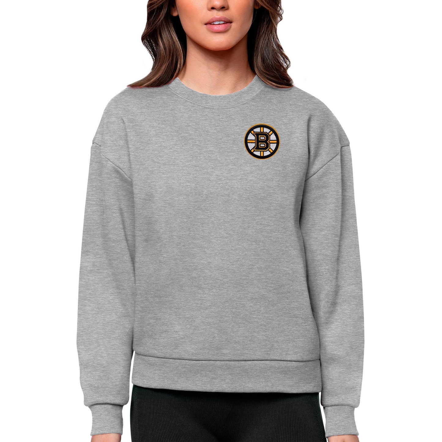 Women's Antigua Heather Gray Boston Bruins Primary Logo Victory Crewneck Pullover Sweatshirt
